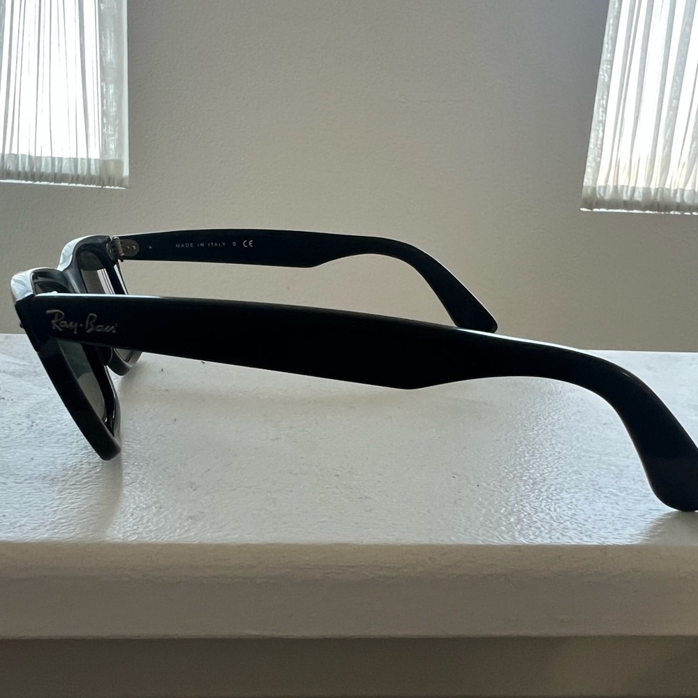 Ray-Ban Original Wayfarer Classic Sunglasses - Picture 4 of 9